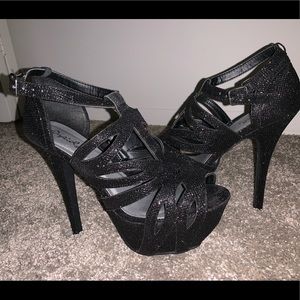 Worn once - Qupid Platform Sandal